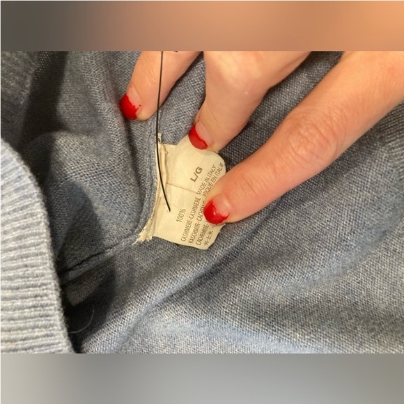 Vintage Brunello Cucinelli Blue Shark Bite
Soft Luxury Cashmere Sweater Large - Picture 7 of 9